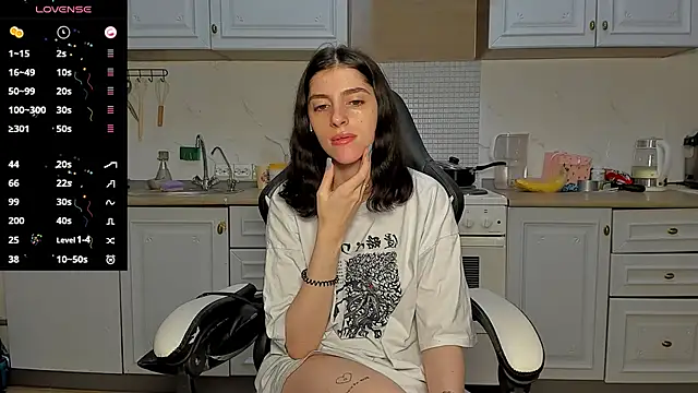 Snapshot of broosnica1 chatting on 03-06-25, 01:14 broosnica1 online show from 03-06-25, 01:14