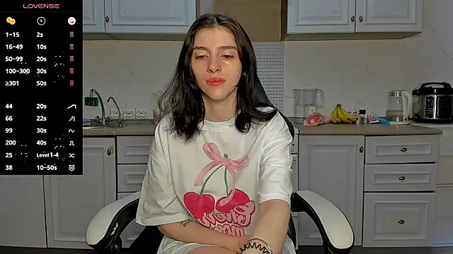 Snapshot of broosnica1 chatting on 03-17-25, 09:44 broosnica1 online show from 03-17-25, 09:44