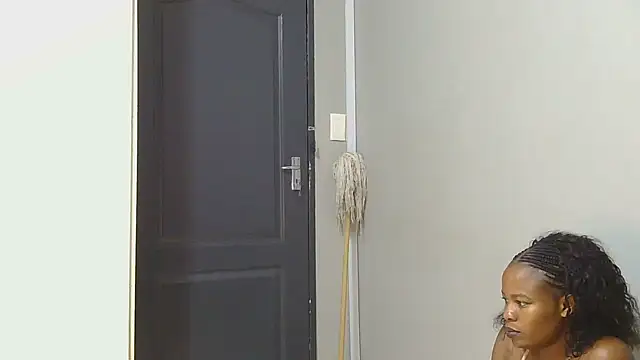 Snapshot of punkyxxx chatting on 11-16-25, 05:46 punkyxxx online show from 11-16-25, 05:46