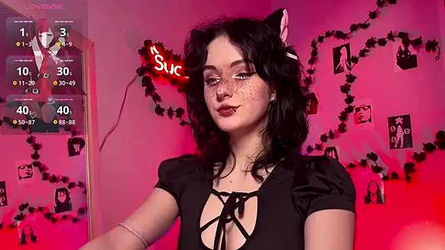 Snapshot of Alice_Succuby chatting on 03-11-26, 06:25 Alice Succuby online show from 03-11-26, 06:25