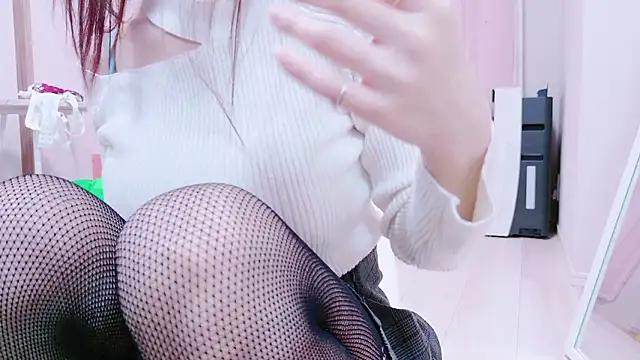 Snapshot of Ryo-sama chatting on 10-29-25, 12:18 Ryo-sama online show from 10-29-25, 12:18