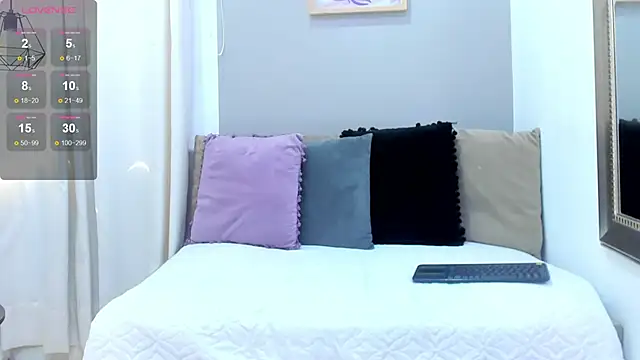 Snapshot of _AlejaCruz_ chatting on 02-13-25, 07:31 AlejaCruz online show from 02-13-25, 07:31