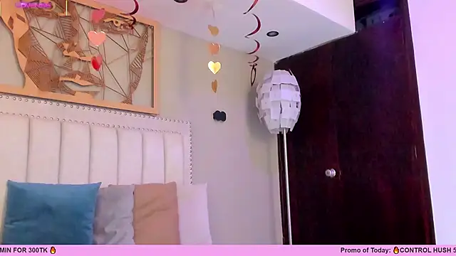 Snapshot of _AlejaCruz_ chatting on 02-15-25, 10:21 AlejaCruz online show from 02-15-25, 10:21