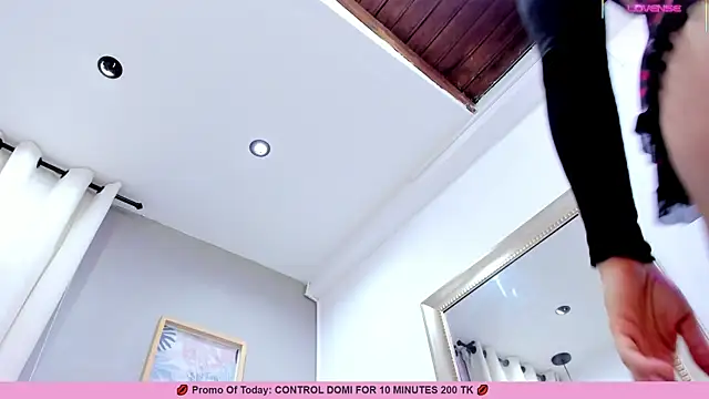 Snapshot of _AlejaCruz_ chatting on 03-01-25, 01:43 AlejaCruz online show from 03-01-25, 01:43