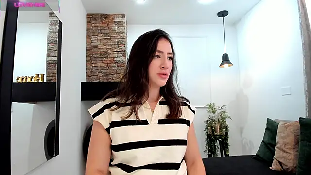  AlejaCruz  online show from 09-14-25, 05:23