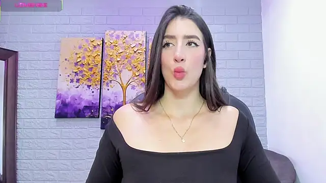 Snapshot of _AlejaCruz_ chatting on 10-06-25, 07:11 AlejaCruz online show from 10-06-25, 07:11