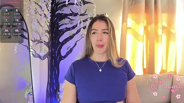  AlejaCruz  online show from 05-07-26, 07:30