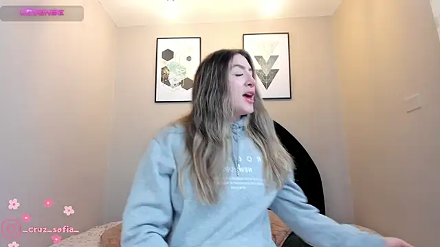  AlejaCruz  online show from 06-21-26, 06:10