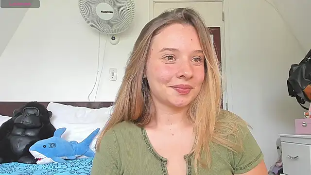 Snapshot of Sophy_Bunny chatting on 05-06-26, 04:12 Sophy Bunny online show from 05-06-26, 04:12