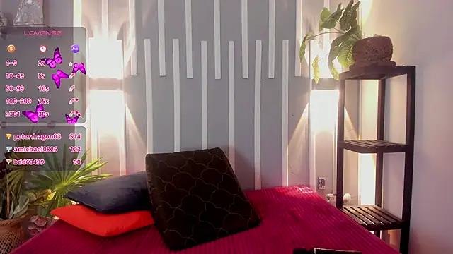 Charlotte  Brown  online show from 12-21-24, 05:51