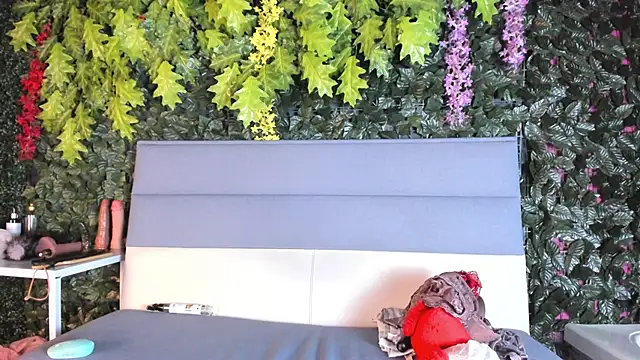 Charlotte  Brown  online show from 02-08-25, 10:50