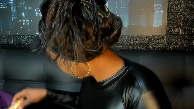 Charlotte  Brown  online show from 10-21-25, 11:44