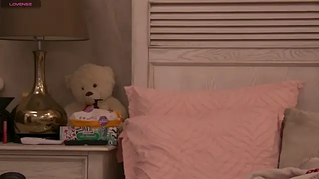 GinaMence online show from 01-19-25, 04:46