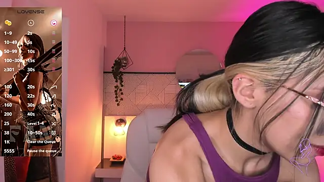 Violetta Nur online show from 12-21-24, 04:52