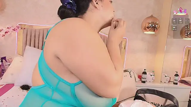 Snapshot of Kismett_aziz chatting on 02-25-26, 03:27 Kismett aziz online show from 02-25-26, 03:27