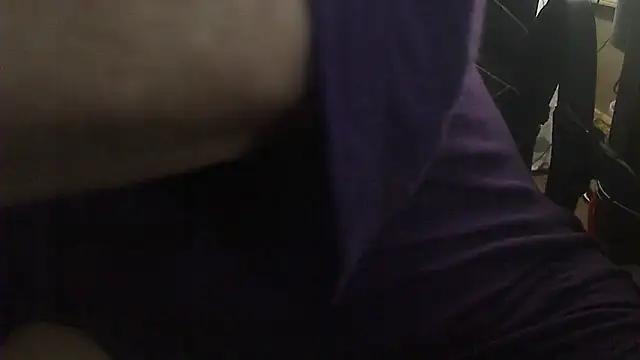 Snapshot of Ireallysquirt chatting on 03-28-26, 04:01 Ireallysquirt online show from 03-28-26, 04:01