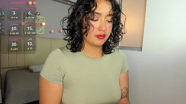 Snapshot of ema_saenz chatting on 03-14-25, 07:12 ema saenz online show from 03-14-25, 07:12