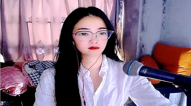 Snapshot of Floor_oo chatting on 02-21-25, 03:56 Floor oo online show from 02-21-25, 03:56