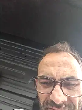 Snapshot of robertilevis chatting on 05-13-26, 10:56 robertilevis online show from 05-13-26, 10:56