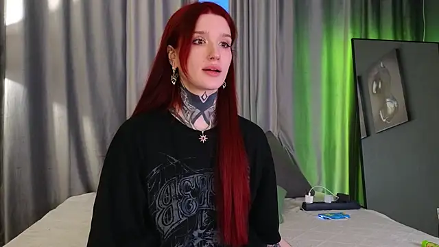 Snapshot of SophieInkk chatting on 03-30-26, 02:34 SophieInkk online show from 03-30-26, 02:34