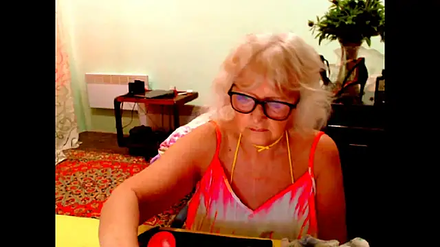 Natali7634 online show from 05-12-26, 08:00