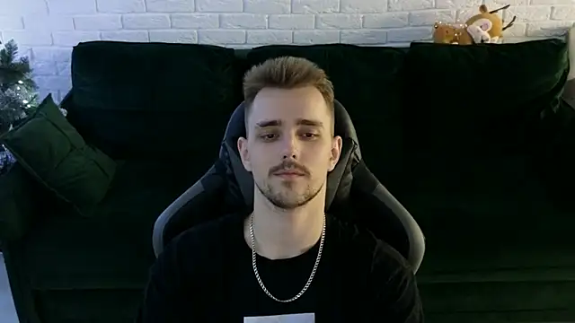 Larstar01 online show from 12-25-24, 12:59