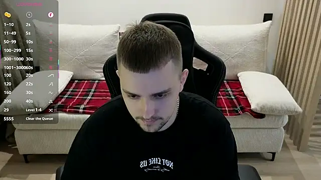 Larstar01 online show from 02-08-26, 04:43