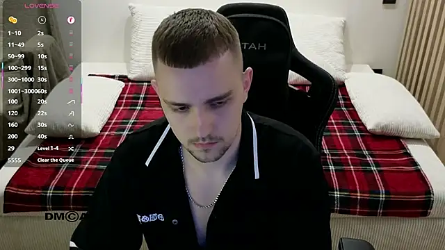 Larstar01 online show from 03-19-26, 08:57