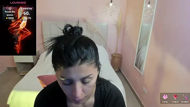 Snapshot of tiffani__love chatting on 01-11-25, 01:32 tiffani love online show from 01-11-25, 01:32