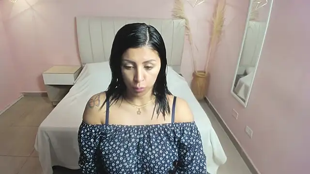 Snapshot of tiffani__love chatting on 01-29-25, 01:07 tiffani love online show from 01-29-25, 01:07