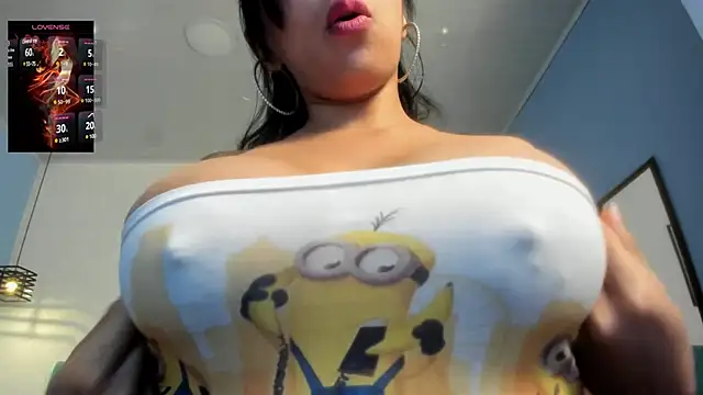 Snapshot of tiffani__love chatting on 02-26-25, 03:41 tiffani love online show from 02-26-25, 03:41