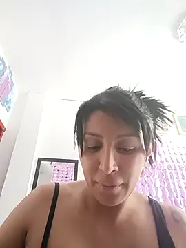 Snapshot of tiffani__love chatting on 09-10-25, 05:46 tiffani love online show from 09-10-25, 05:46