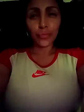 Snapshot of tiffani__love chatting on 09-18-25, 02:13 tiffani love online show from 09-18-25, 02:13