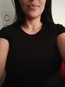 tiffani  love online show from 06-07-26, 05:49