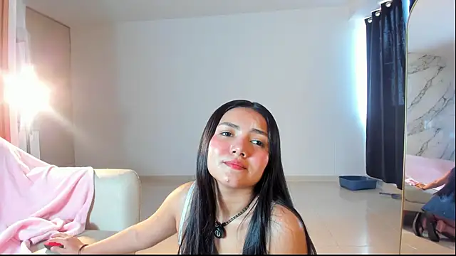 Emi latingirl online show from 03-16-26, 08:13