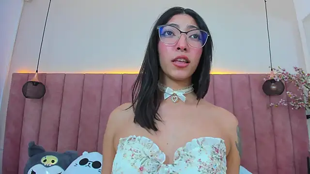 MarianaBranzz online show from 02-25-25, 01:06