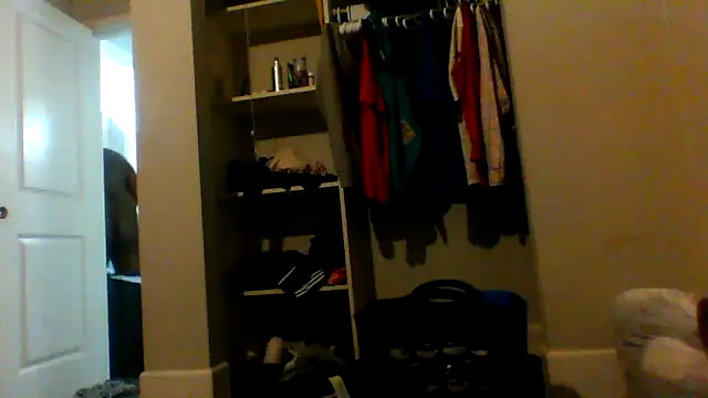 Snapshot of bigdick5157 chatting on 10-28-25, 05:22 bigdick5157 online show from 10-28-25, 05:22