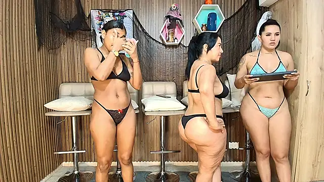 Snapshot of canelasquirt chatting on 10-14-25, 11:11 canelasquirt online show from 10-14-25, 11:11