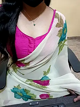 Snapshot of Nithya_05 chatting on 09-12-25, 05:46 Nithya 05 online show from 09-12-25, 05:46