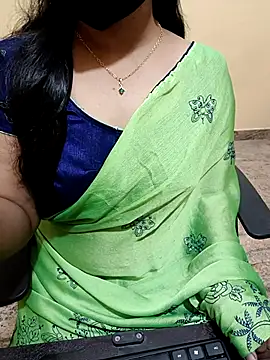 Snapshot of Nithya_05 chatting on 09-18-25, 05:20 Nithya 05 online show from 09-18-25, 05:20