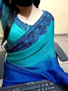 Snapshot of Nithya_05 chatting on 09-23-25, 04:59 Nithya 05 online show from 09-23-25, 04:59