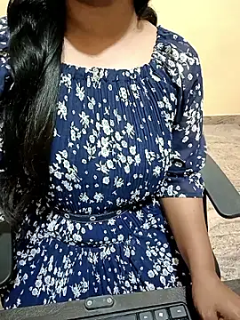 Snapshot of Nithya_05 chatting on 10-07-25, 05:15 Nithya 05 online show from 10-07-25, 05:15