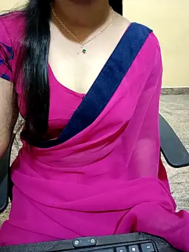 Snapshot of Nithya_05 chatting on 10-10-25, 06:12 Nithya 05 online show from 10-10-25, 06:12