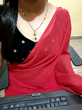 Snapshot of Nithya_05 chatting on 10-19-25, 07:20 Nithya 05 online show from 10-19-25, 07:20