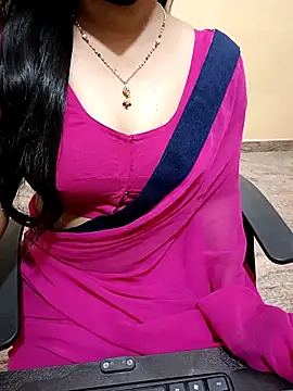 Snapshot of Nithya_05 chatting on 11-02-25, 05:32 Nithya 05 online show from 11-02-25, 05:32