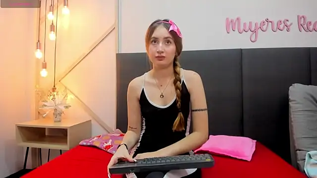 Snapshot of AlissonMartin chatting on 02-04-25, 11:49 AlissonMartin online show from 02-04-25, 11:49