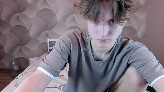 Ian Flor online show from 04-06-26, 03:13