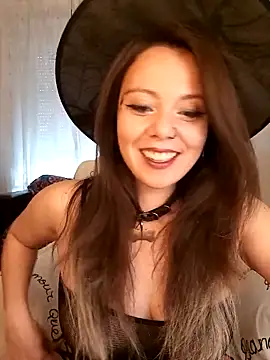 Kimiechanuwu online show from 10-31-25, 03:57