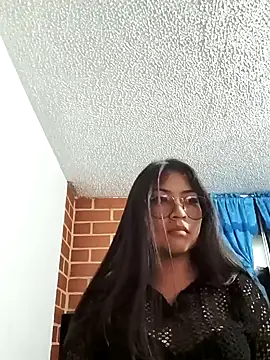 Snapshot of Caroll_Luna chatting on 03-15-25, 04:46 Caroll Luna online show from 03-15-25, 04:46