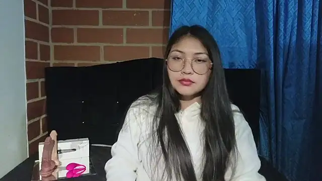 Snapshot of Caroll_Luna chatting on 03-22-25, 11:53 Caroll Luna online show from 03-22-25, 11:53